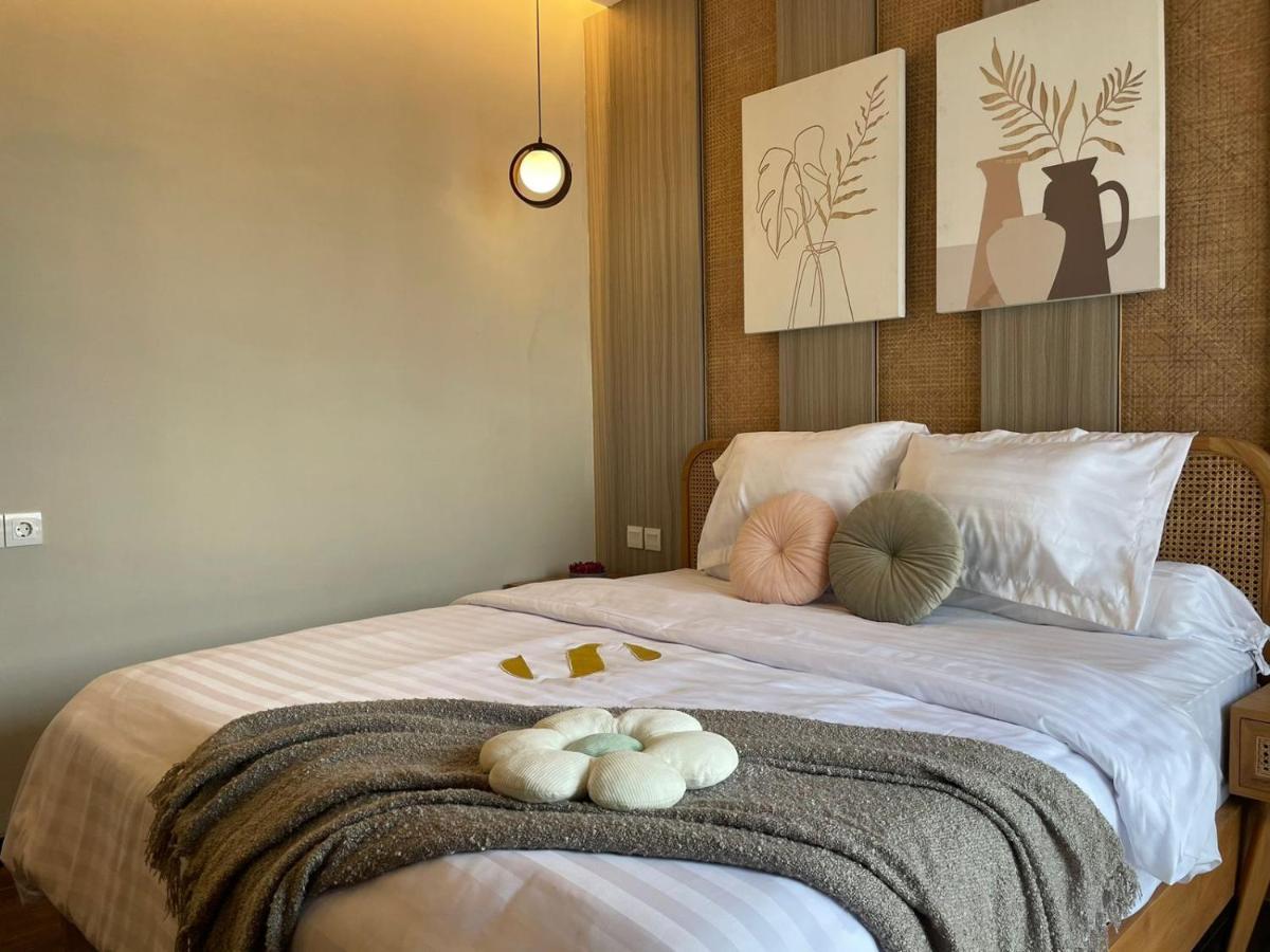 Stay.Vie Hotel Surabaya Buitenkant foto
