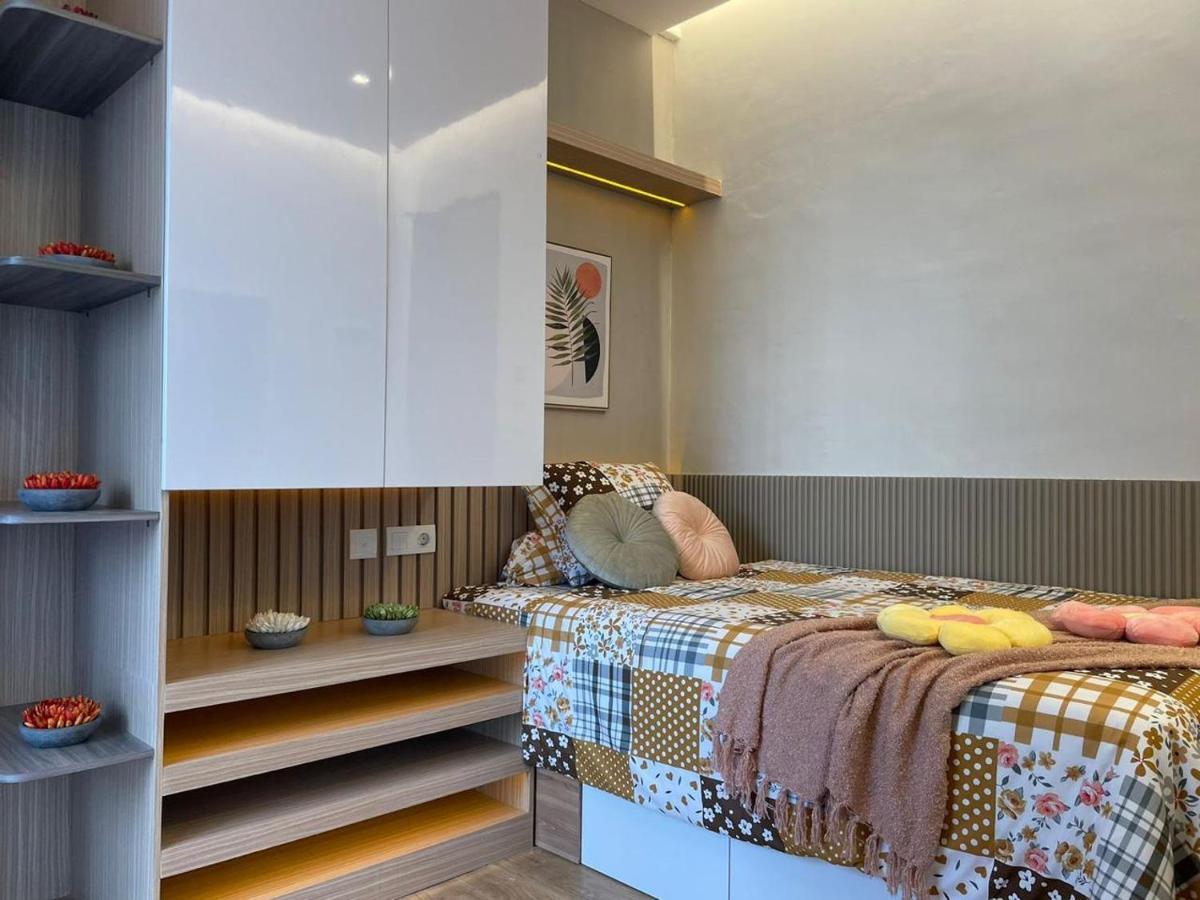 Stay.Vie Hotel Surabaya Buitenkant foto