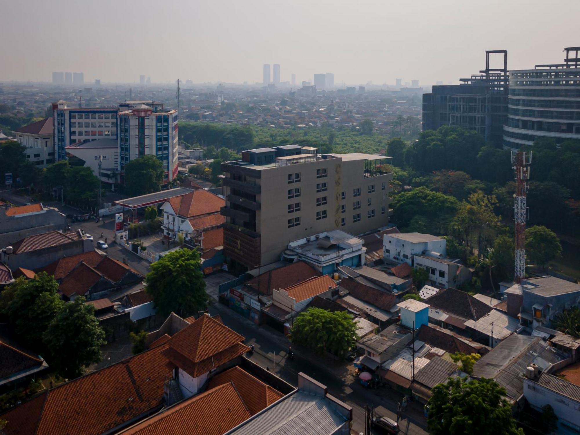 Stay.Vie Hotel Surabaya Buitenkant foto