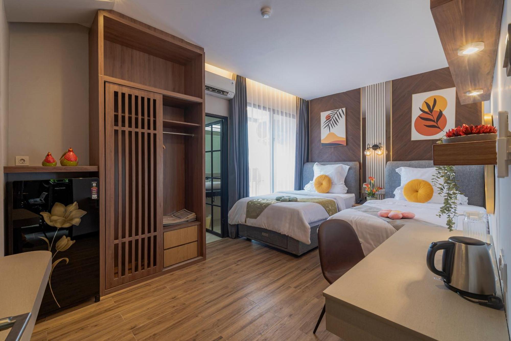 Stay.Vie Hotel Surabaya Buitenkant foto