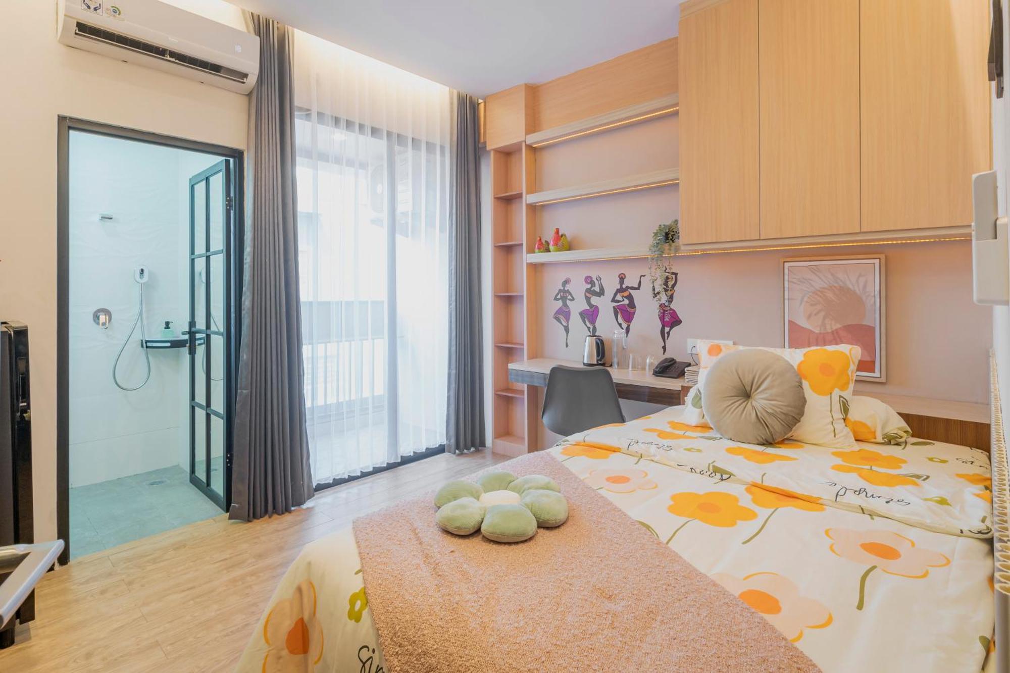 Stay.Vie Hotel Surabaya Buitenkant foto
