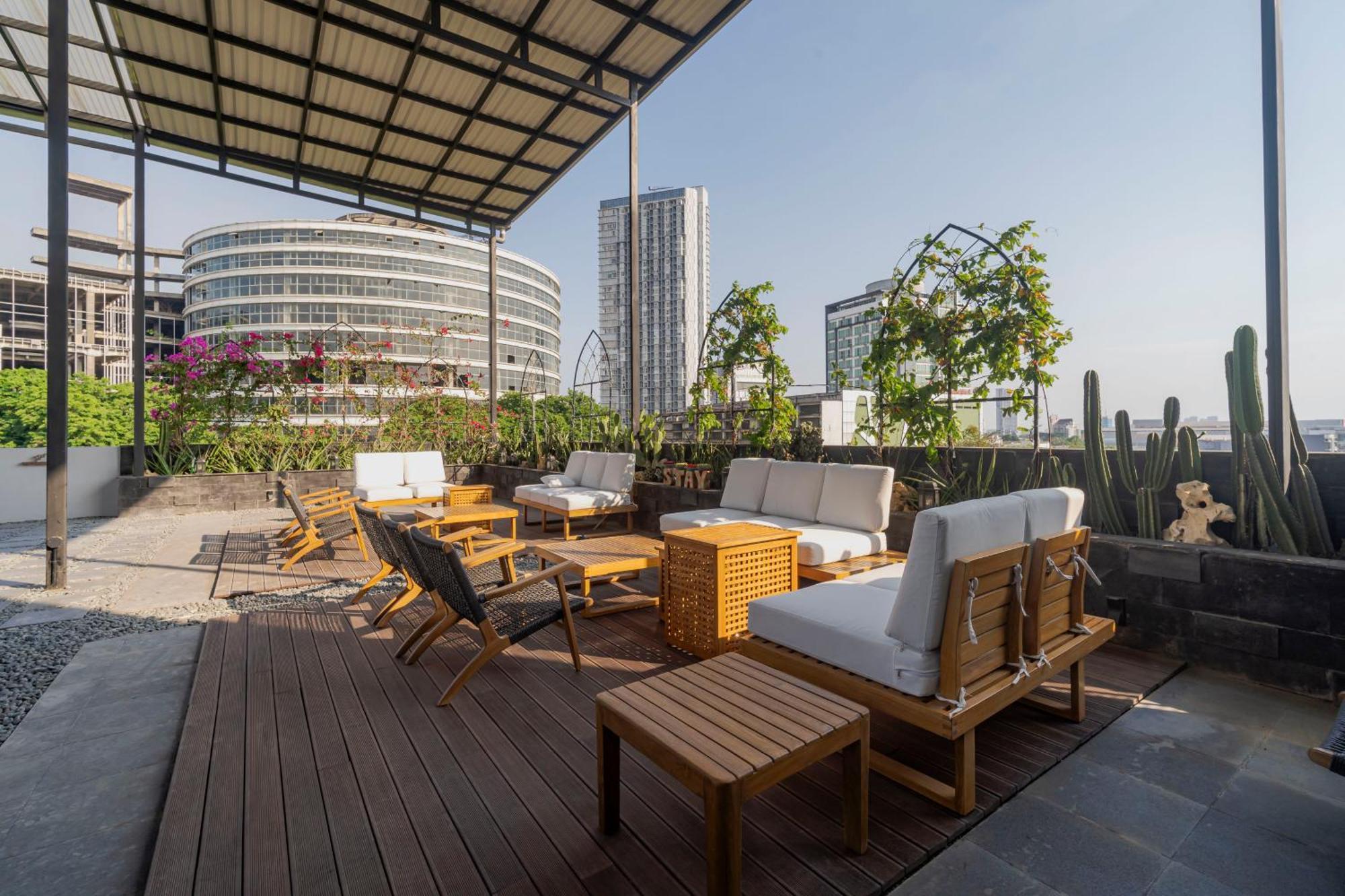 Stay.Vie Hotel Surabaya Buitenkant foto