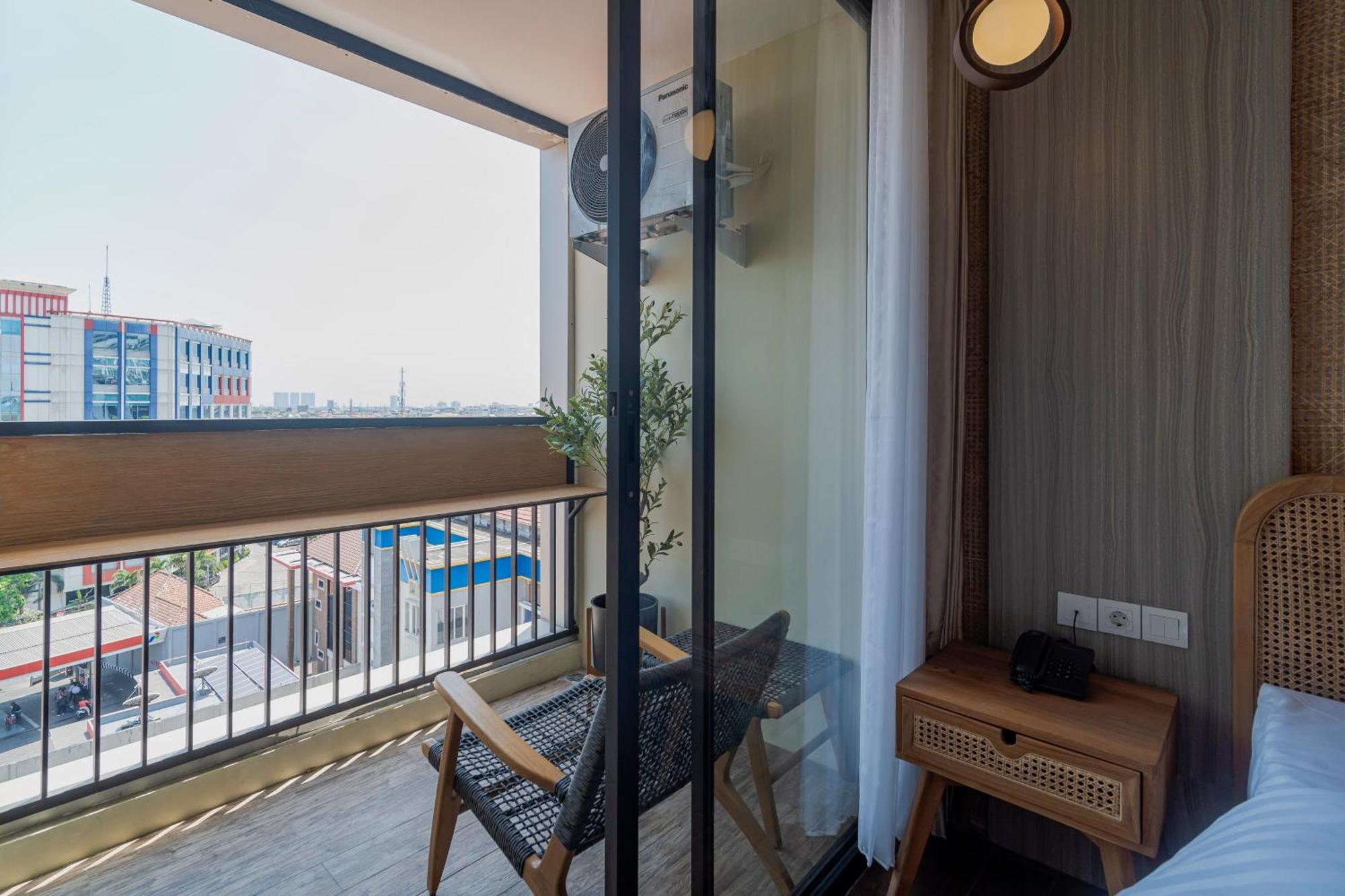 Stay.Vie Hotel Surabaya Buitenkant foto