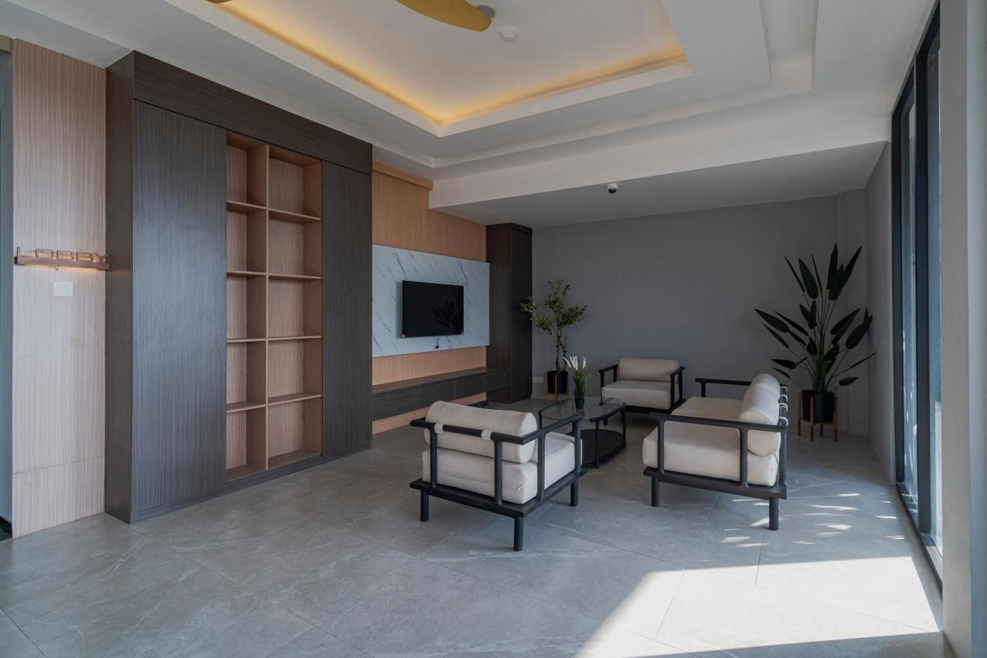 Stay.Vie Hotel Surabaya Buitenkant foto