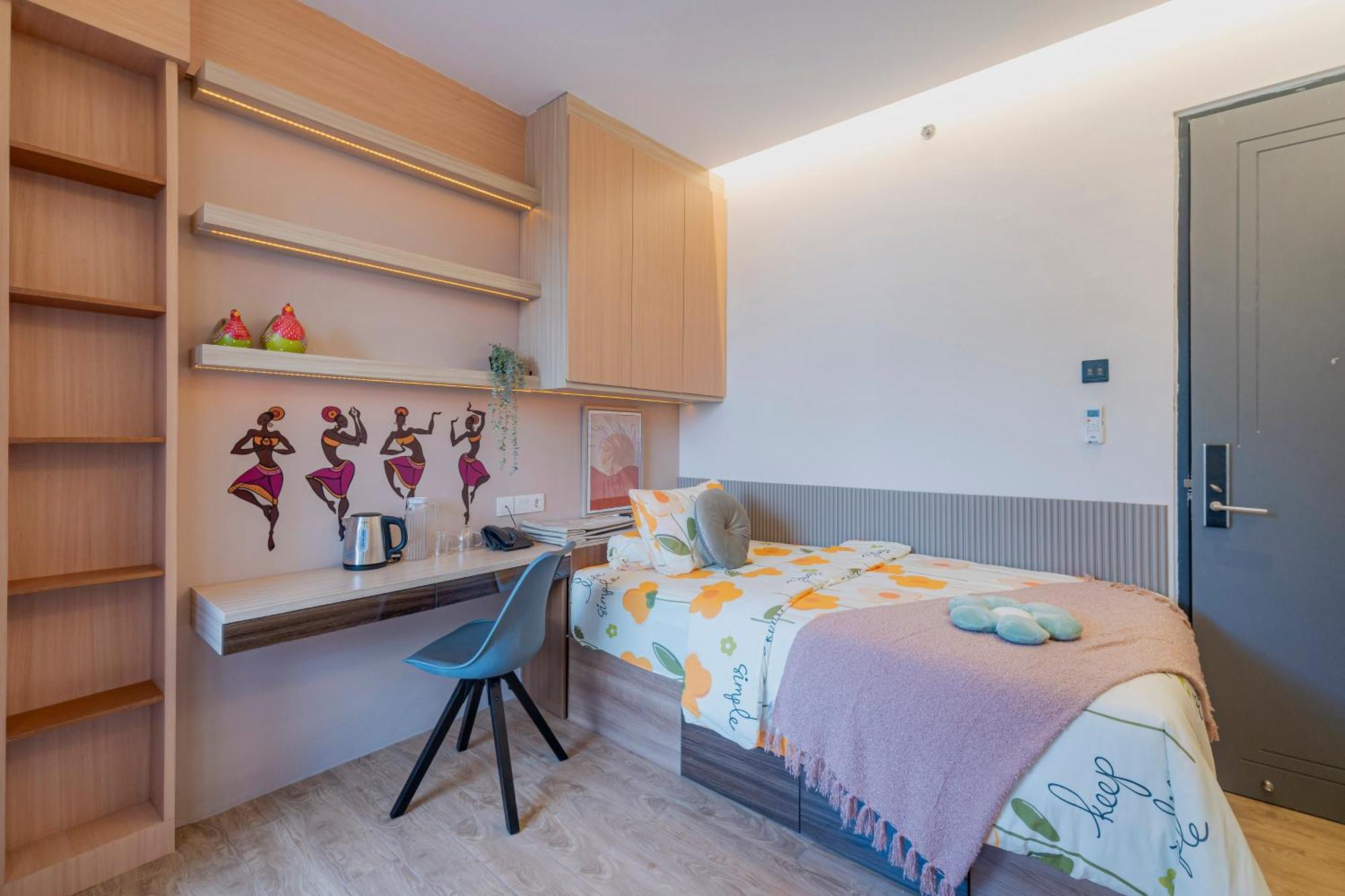 Stay.Vie Hotel Surabaya Buitenkant foto