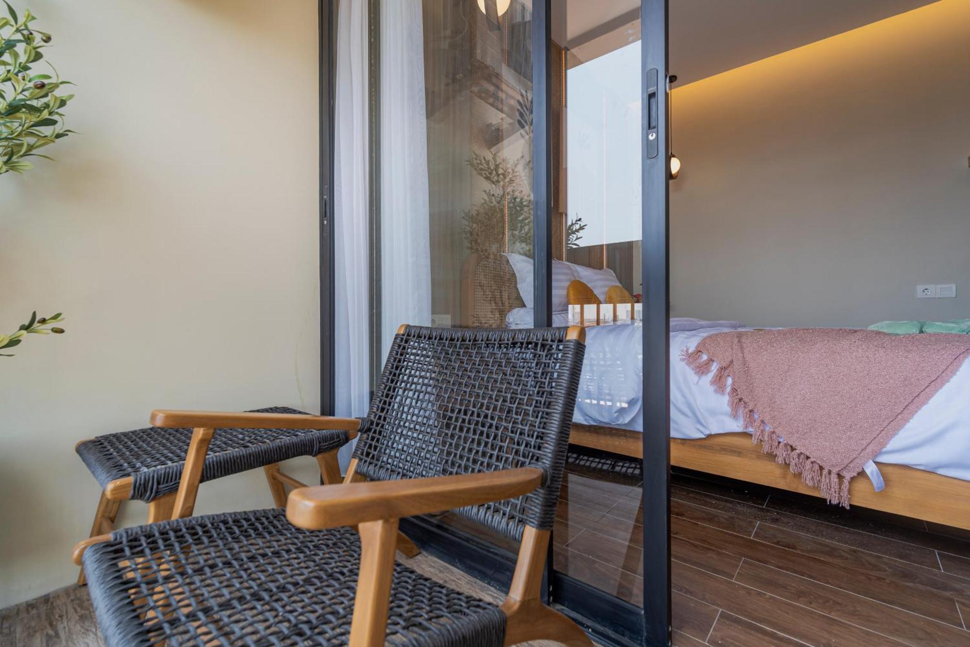Stay.Vie Hotel Surabaya Buitenkant foto