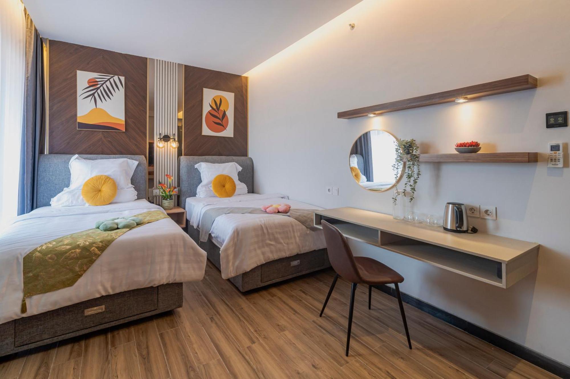 Stay.Vie Hotel Surabaya Buitenkant foto
